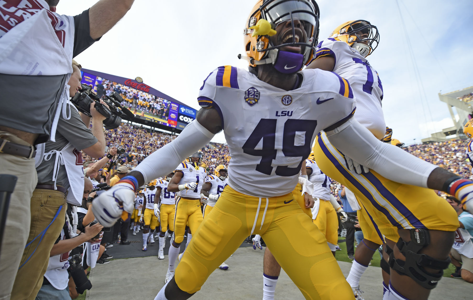 lsuslufootball.090918_HS_2515